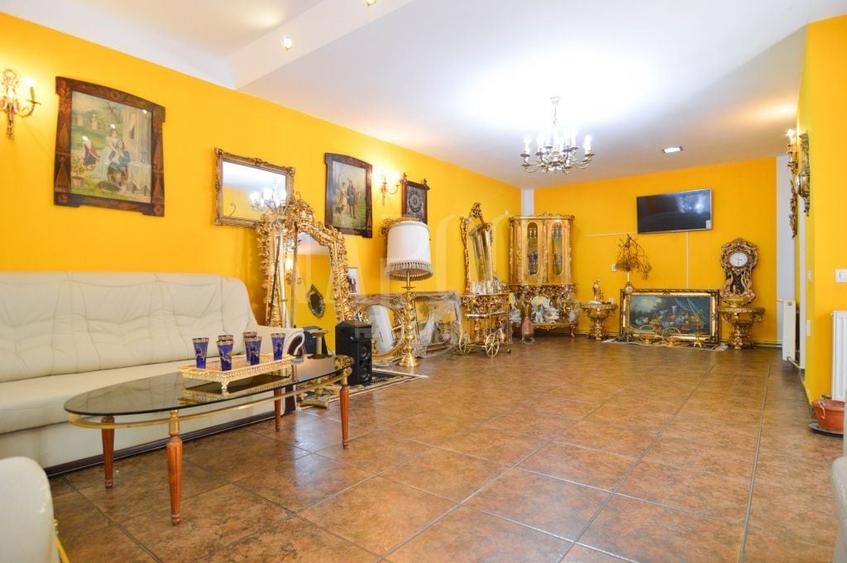 Casă individuală cu 6 camere cu Canalizare în Iris