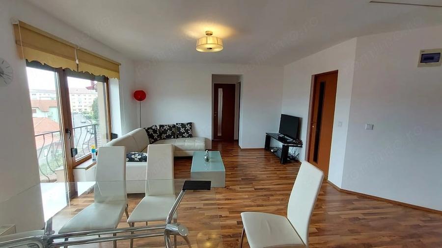 Apartament cu 3 camere decomandat în Ștrand