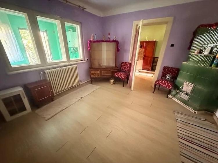 De inchiriat Casa modesta 4 camere - 2