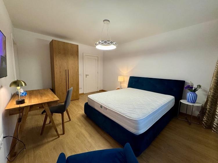 Apartament cu 2 camere decomandat, mobilat în Cornișa