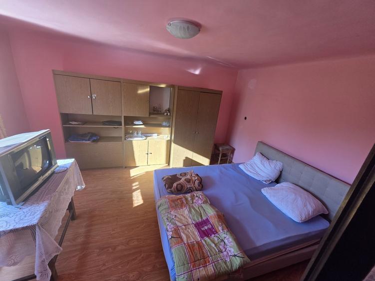 Casă cu 4 camere în Sânnicolau de Beiuș