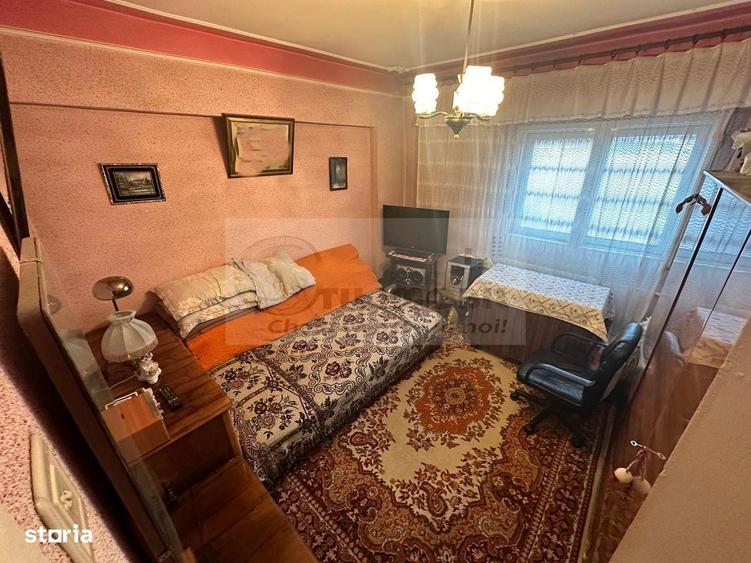 Apartament cu 3 camere decomandat în Hala Centrală