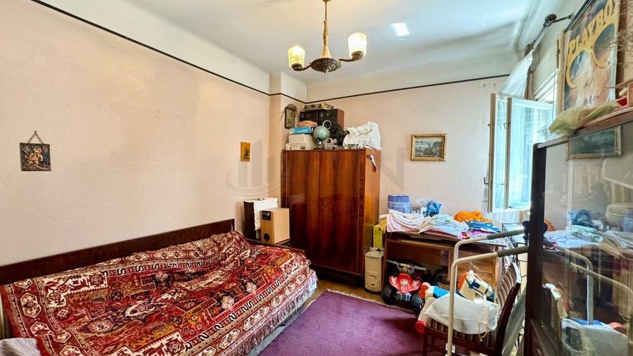 Apartament cu 3 camere semidecomandat în Armeneasca