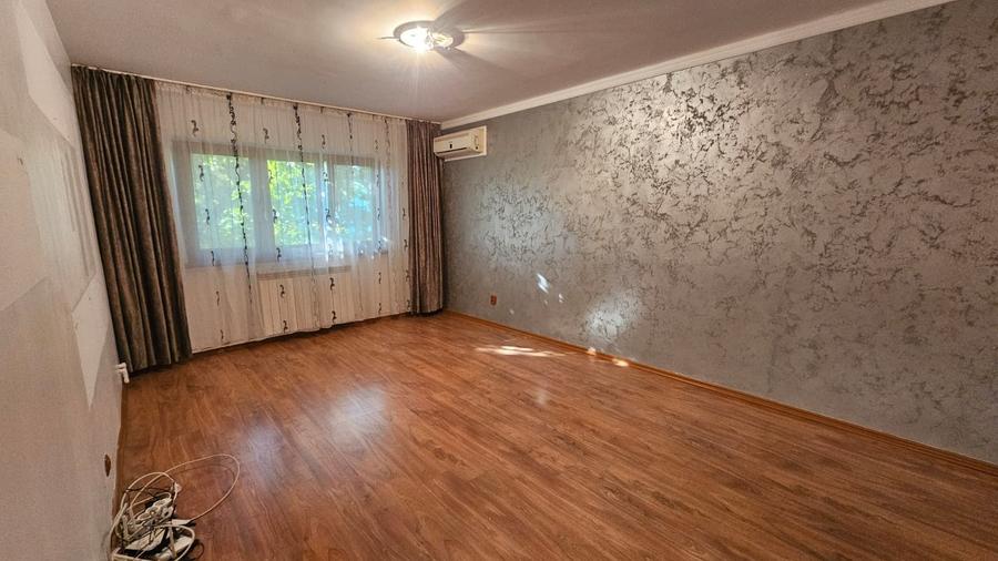 Apartament cu 3 camere decomandat în Țiglina 3