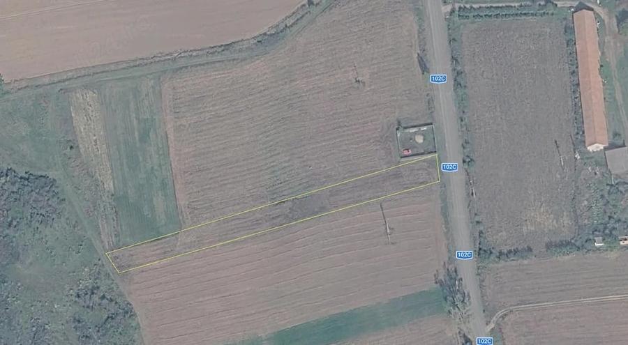 Teren de 2472 mp, în Plavia