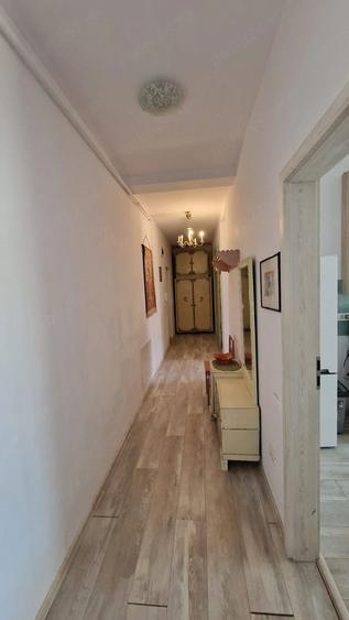 Apartament cu 2 camere decomandat în Giroc