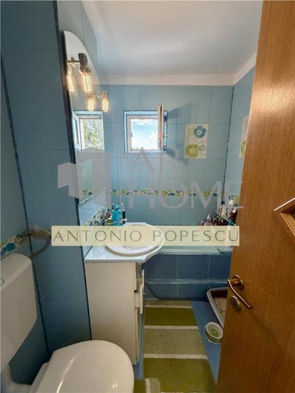 Apartament cu 4 camere decomandat în Republicii