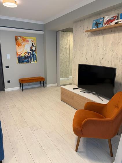 Apartament cu 3 camere semidecomandat, mobilat în Năvodari
