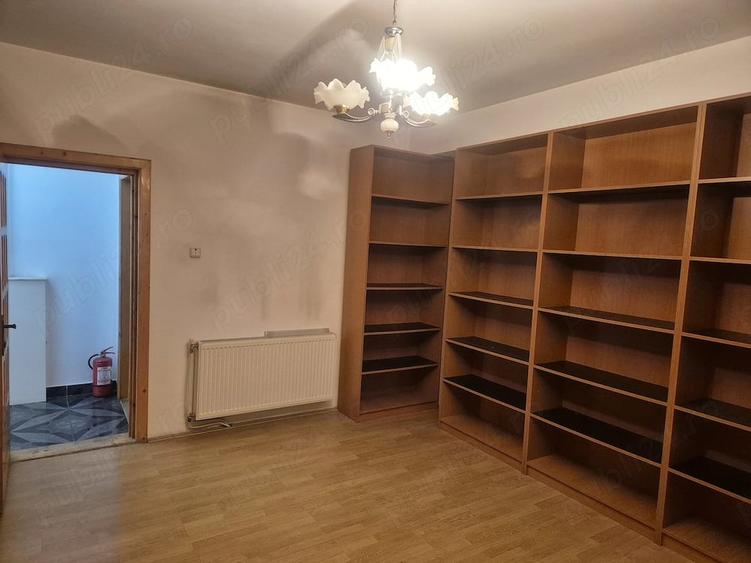 Casă cu 9 camere cu Teren 103 Mp în Ultracentral