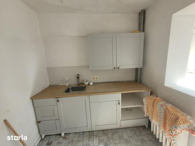 Apartament cu 3 camere decomandat în Gara de Nord