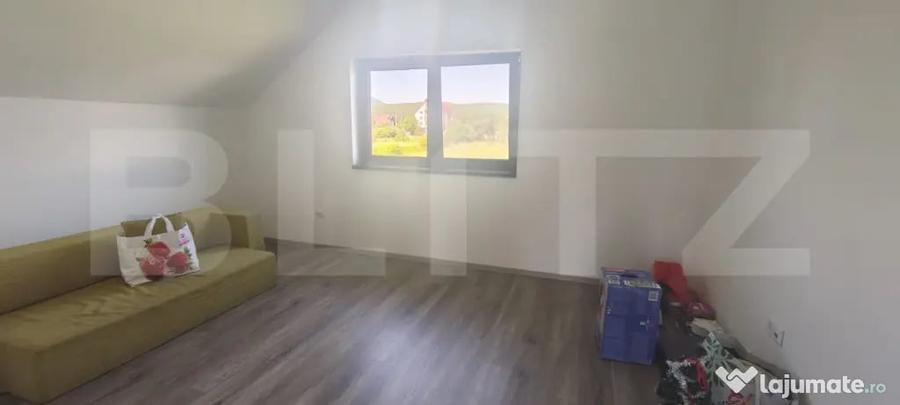 Casă cu 5 camere cu Teren 1000 Mp în Unirea
