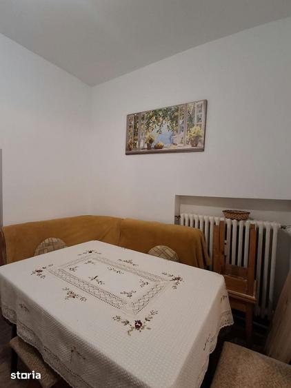 Apartament cu 3 camere decomandat în Titan