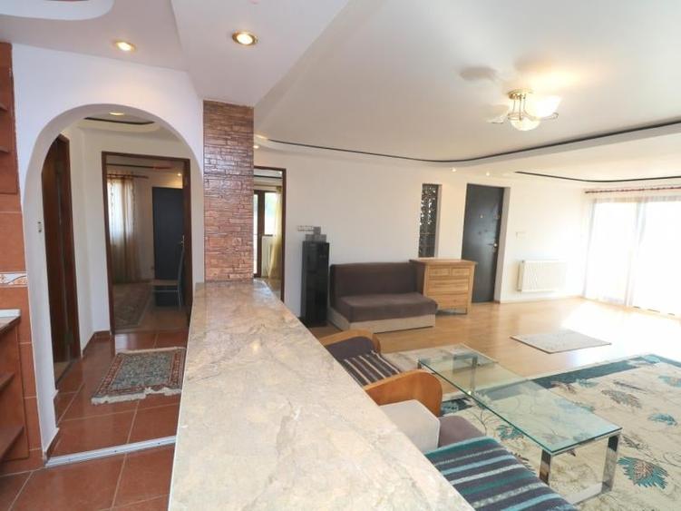 Apartament cu 3 camere decomandat, mobilat în Chiajna