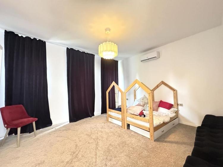 Casă cu 4 camere în Central