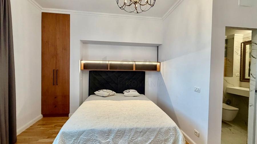 Apartament cu 4 camere decomandat, mobilat în P-ța Victoriei