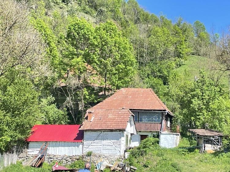 Casă cu 2 camere în Ocoliș