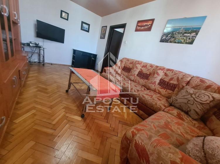 Apartament cu 3 camere decomandat, mobilat în Complex Studențesc