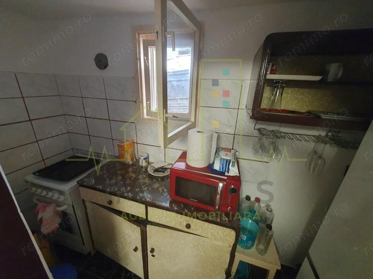 Casă cu 2 camere cu Teren 421 Mp în Plopi