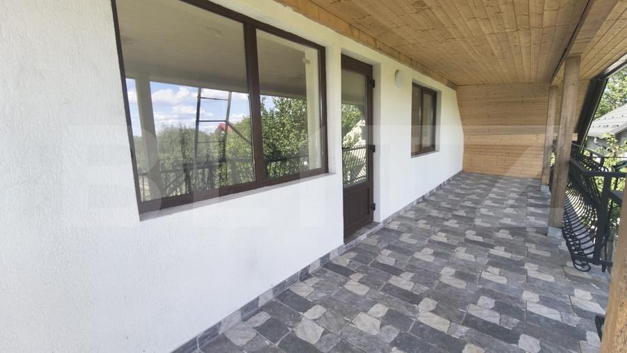 Casă individuală cu 6 camere cu Canalizare în Holboca