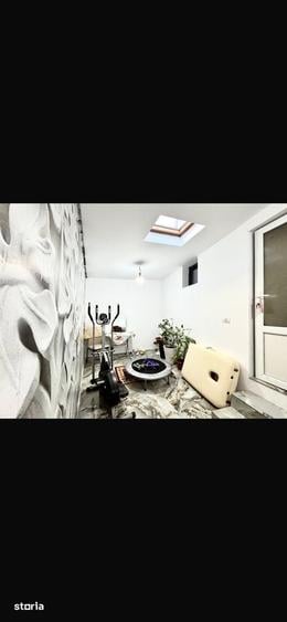 Casă cu 4 camere cu Teren 200 Mp în Central