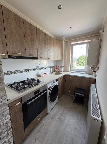 Apartament cu 3 camere decomandat, mobilat în Central