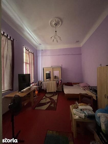 Apartament cu 5 camere în Victoriei