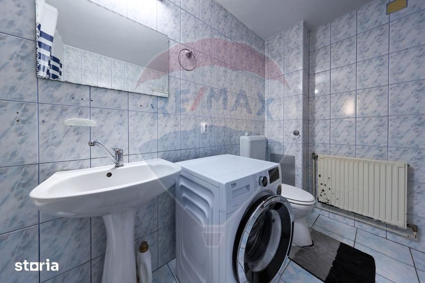 Casă cu 8 camere cu Teren 720 Mp în Central