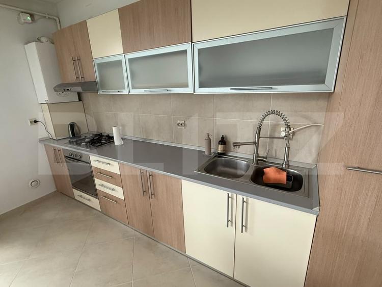 Apartament cu 2 camere semidecomandat, mobilat în Bună Ziua