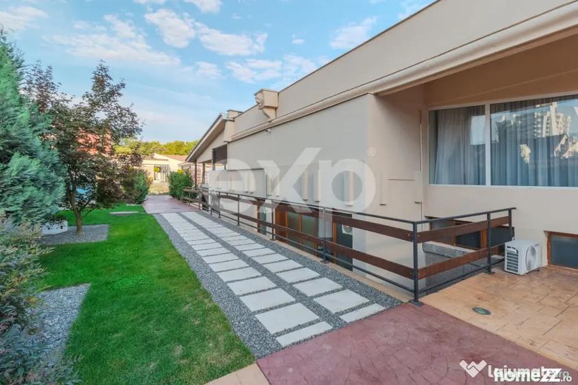 Spațiu comercial, de 530 mp, în Sânmartin