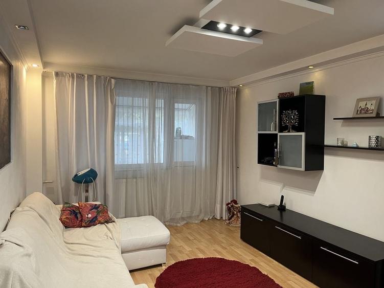 Apartament cu 2 camere semidecomandat în Țepeș Vodă