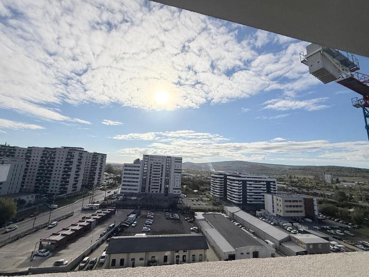 Apartament cu 3 camere decomandat în Tătărași
