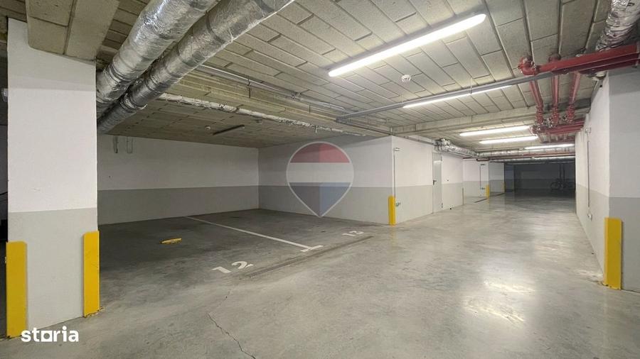 Apartament cu 3 camere decomandat, mobilat în Tractorul