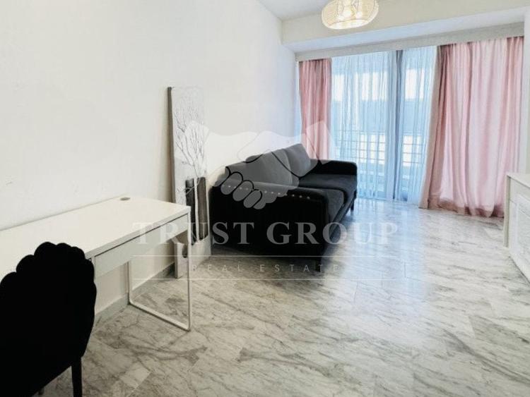 Apartament cu 3 camere semidecomandat, mobilat în Șoseaua Nordului