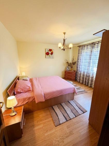 Casă cu 6 camere cu Teren 1500 Mp în Călugăreni