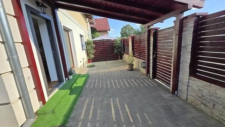 Apartament cu 3 camere decomandat în Giroc
