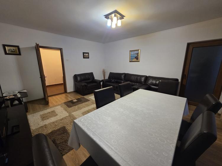 Apartament cu 3 camere decomandat în Tomis III
