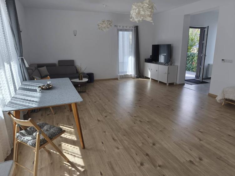 Casă cu 4 camere cu Teren 256 Mp în Florești