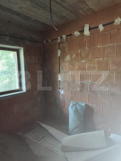 Duplex cu 5 camere cu Teren 2500 Mp în Cug
