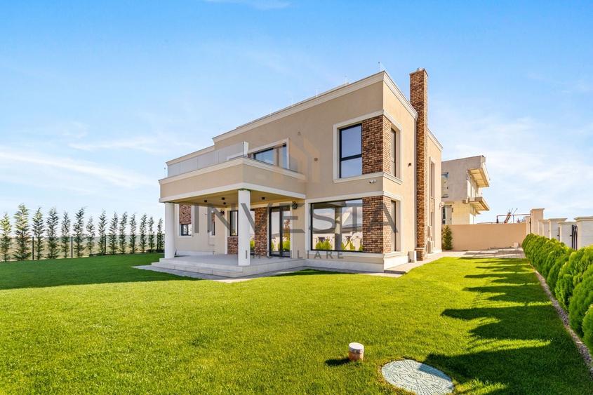Casă individuală cu 8 camere cu Canalizare în Borhanci