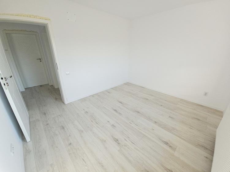 Casă individuală cu 4 camere cu Teren 452 Mp în Săbăreni