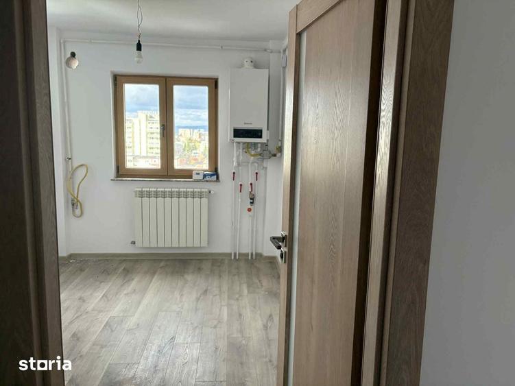 Apartament cu 3 camere decomandat în Astra