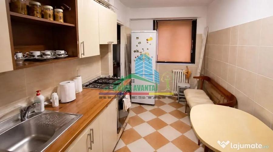 Apartament cu 3 camere decomandat în Ultracentral