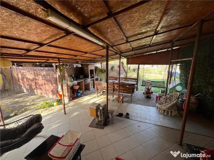 Casă cu 4 camere cu Teren 1344 Mp în Sălard
