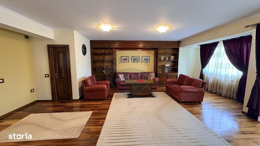 Apartament cu 3 camere în Central