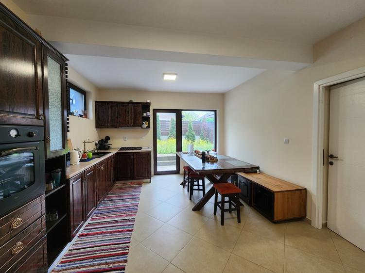 Duplex cu 3 camere cu Teren 225 Mp în Valea Adâncă