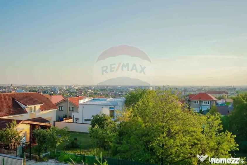 Casă cu 4 camere cu Teren 575 Mp în Central