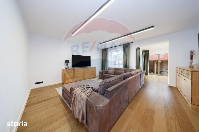 Casă cu 5 camere cu Teren 577 Mp în Bunloc
