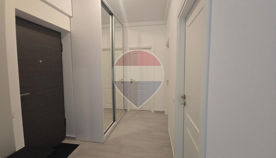 Apartament cu 2 camere decomandat, mobilat în Est