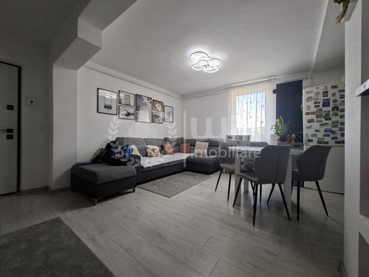 Apartament cu 3 camere semidecomandat, mobilat în Baciu