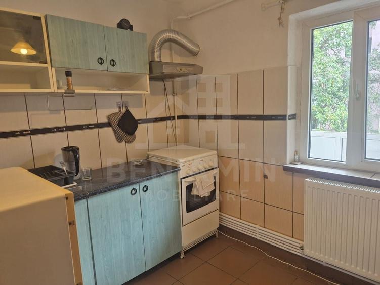 Apartament cu 3 camere decomandat, mobilat în Lăpuș